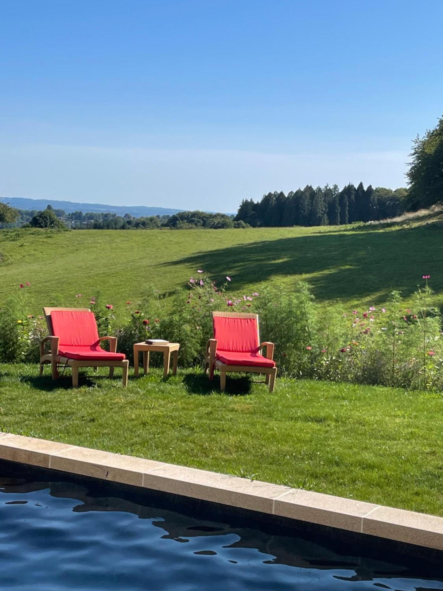 Domaine De Montmery Sa Piscine Son Jardin Ses Espaces Ambazac Luaran gambar