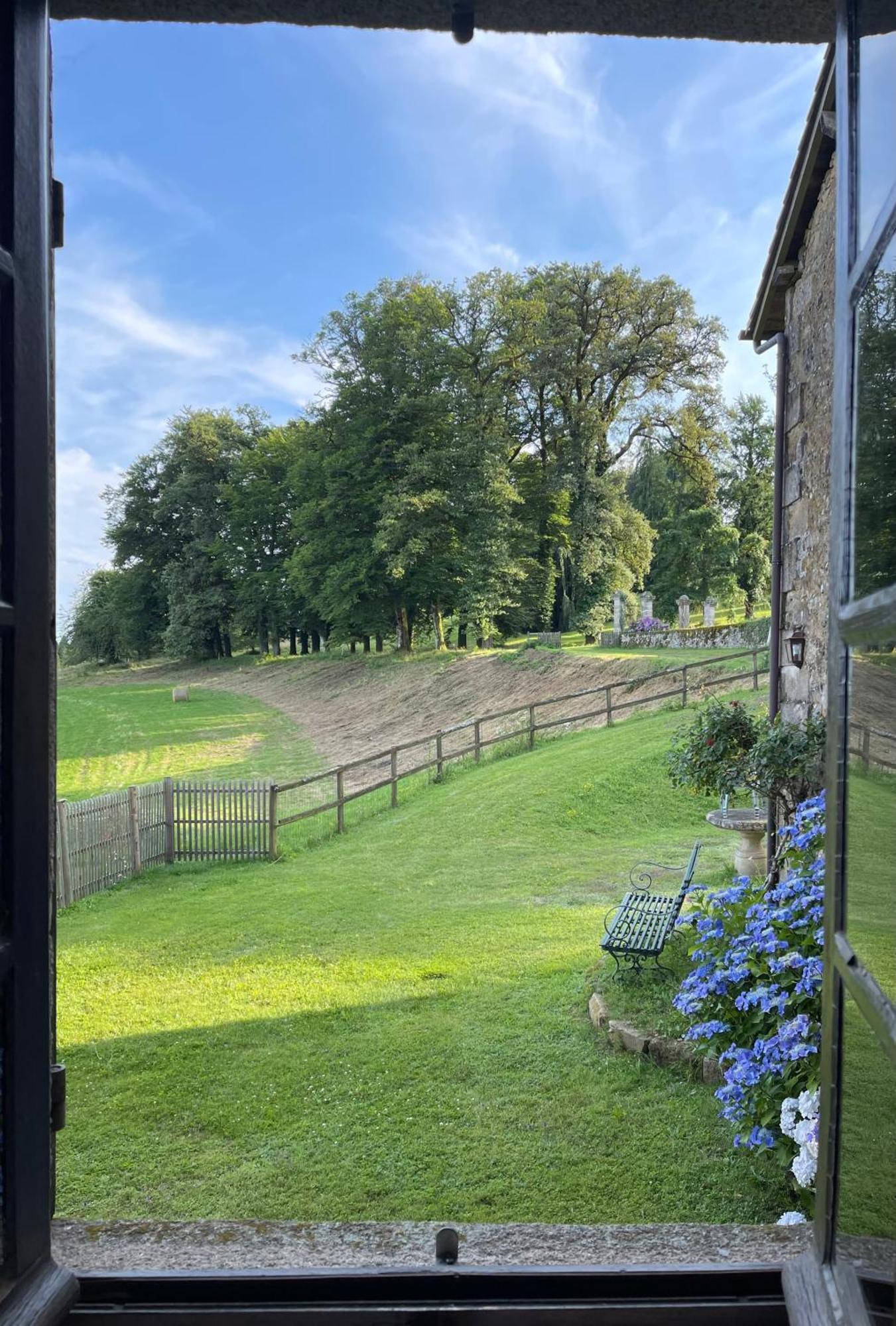 Domaine De Montmery Sa Piscine Son Jardin Ses Espaces Ambazac Luaran gambar